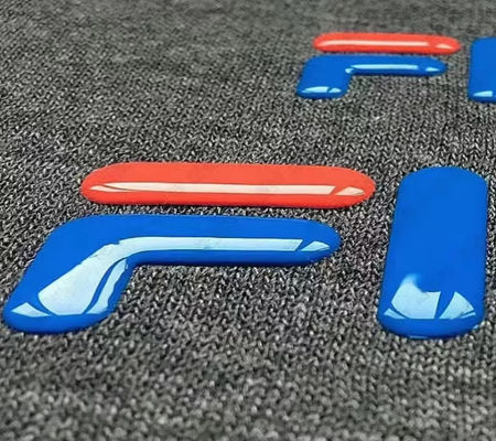 شعار 3D المصبوغ يلمع الملابس الحديدية الحرارية شارة المطاط السيليكونية لتحويل الحرارة