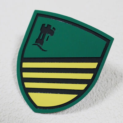 ملصق سيليكون مطبوع بالشاشة مخصص مقاوم للماء ومتين بشعار للملابس الرياضية والزي الرسمي