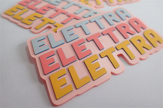 تسميات طباعة الشاشة الحريرية المخصصة PVC TPU مع 3 ألوان Pantone